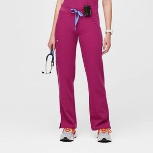 Women’s Kade Cargo Scrub Pants FIGS Size Large Raspberry Sorbet